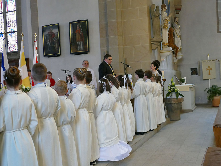 Feier der 1. Heiligen Kommunion in Sankt Crescentius (Foto: Karl-Franz Thiede)